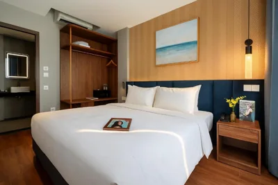 Deluxe-tweepersoonskamer of kamer met twee aparte bedden en raam — Splendid Secret Hotel