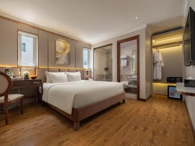 Premium-tweepersoonskamer of kamer met twee aparte bedden en raam — Splendid Secret Hotel